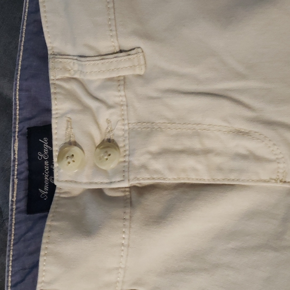 American Eagle Khaki Shorts - Picture 5 of 9